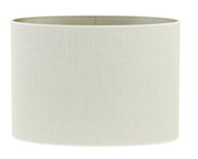 Ovaler, gerader Lampenschirm in cremefarbener Textiloptik, frontal fotografiert.