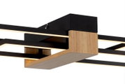 Moderne LED-Deckenleuchte mit Holz- und Metallelementen, seitliche Perspektive