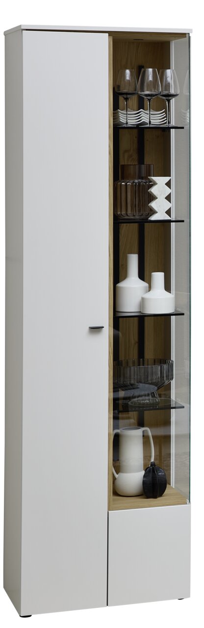 Moderne Vitrine VANYA von Venjakob mit einer Kombination aus Holz und Glas, linke Perspektive.