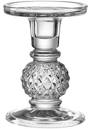 Glasleuchter mit elegantem, facettiertem Design, seitliche Perspektive