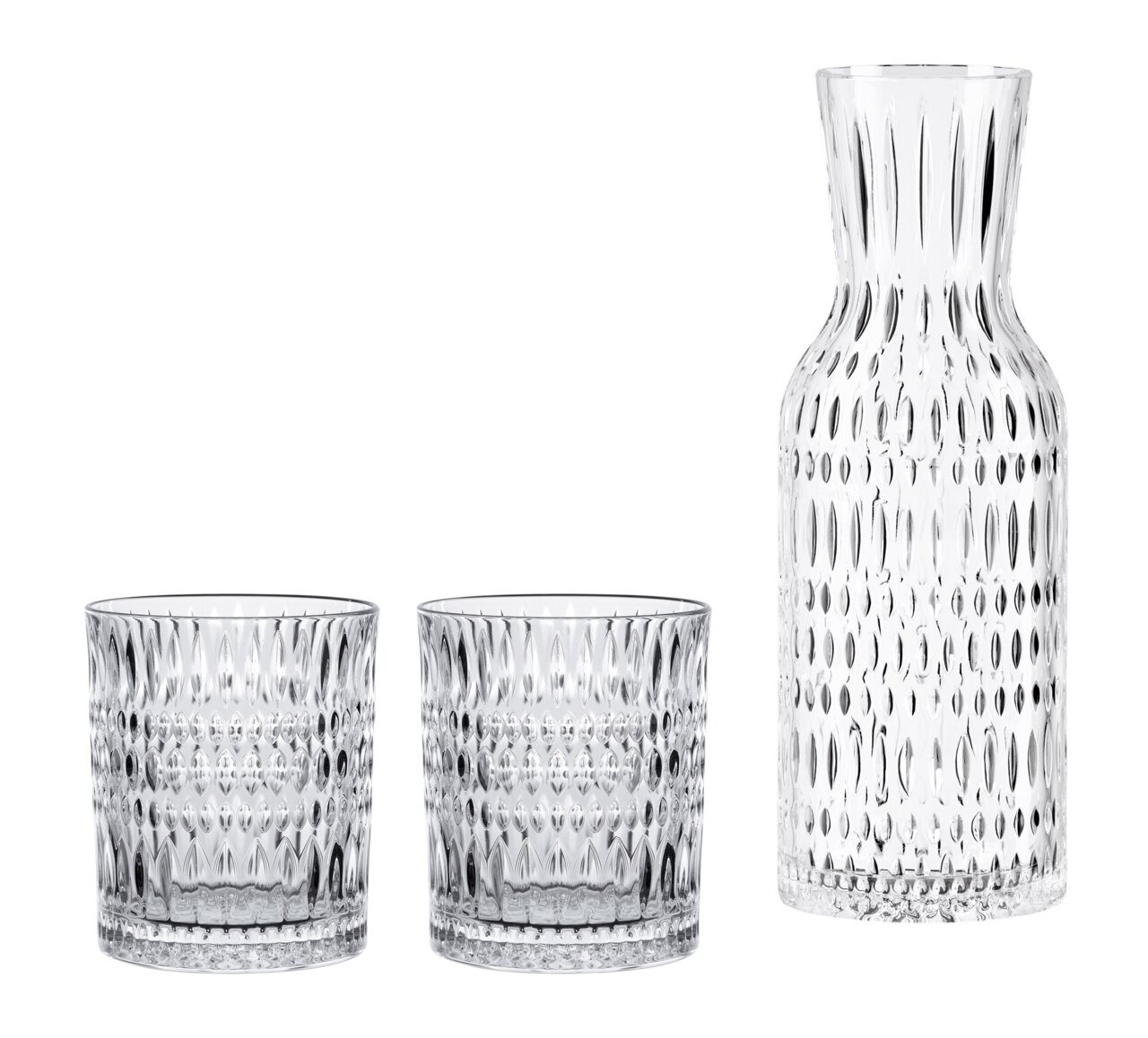 Set aus zwei Trinkgläsern und einer Karaffe aus klarem Glas mit strukturiertem Design, frontal abgebildet.
