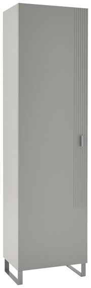 Moderner Garderobenschrank in grauer Farbe mit vertikalen Linien auf der Tür, perspektivisch von vorne links gesehen.