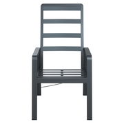 Moderner Gartenrelaxsessel aus Metall in Frontalansicht