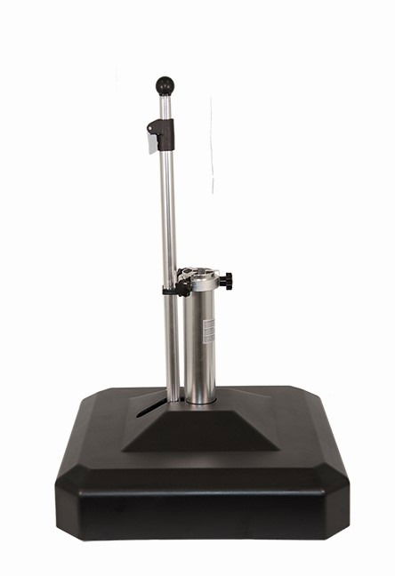 Nertes Schirmständer MINI PLUS Schwarzer Schirmständer mit silbernem Teleskoprohr, frontal abgebildet.