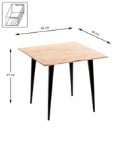 Quadratischer Beistelltisch aus Massivholz mit naturfarbener Tischplatte und schwarzen, konischen Beinen; Maße ca. 46 x 46 cm, Höhe 41 cm, dargestellt in schräger Vorderansicht.