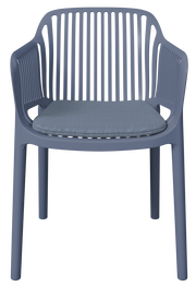 Blauer Stapelsessel mit Armlehnen und gepolstertem Sitzkissen, Frontalansicht