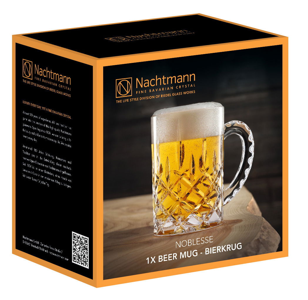 Bierglas Noblesse mit elegantem Schliffmuster, gefüllt mit Bier, seitliche Perspektive