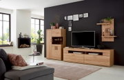 Moderne houten woonkamerwandcombinatie met tv-kast, vitrinekast en wandplank, zijaanzicht