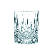 Kristallglas mit elegantem Schliffmuster, frontal fotografiert