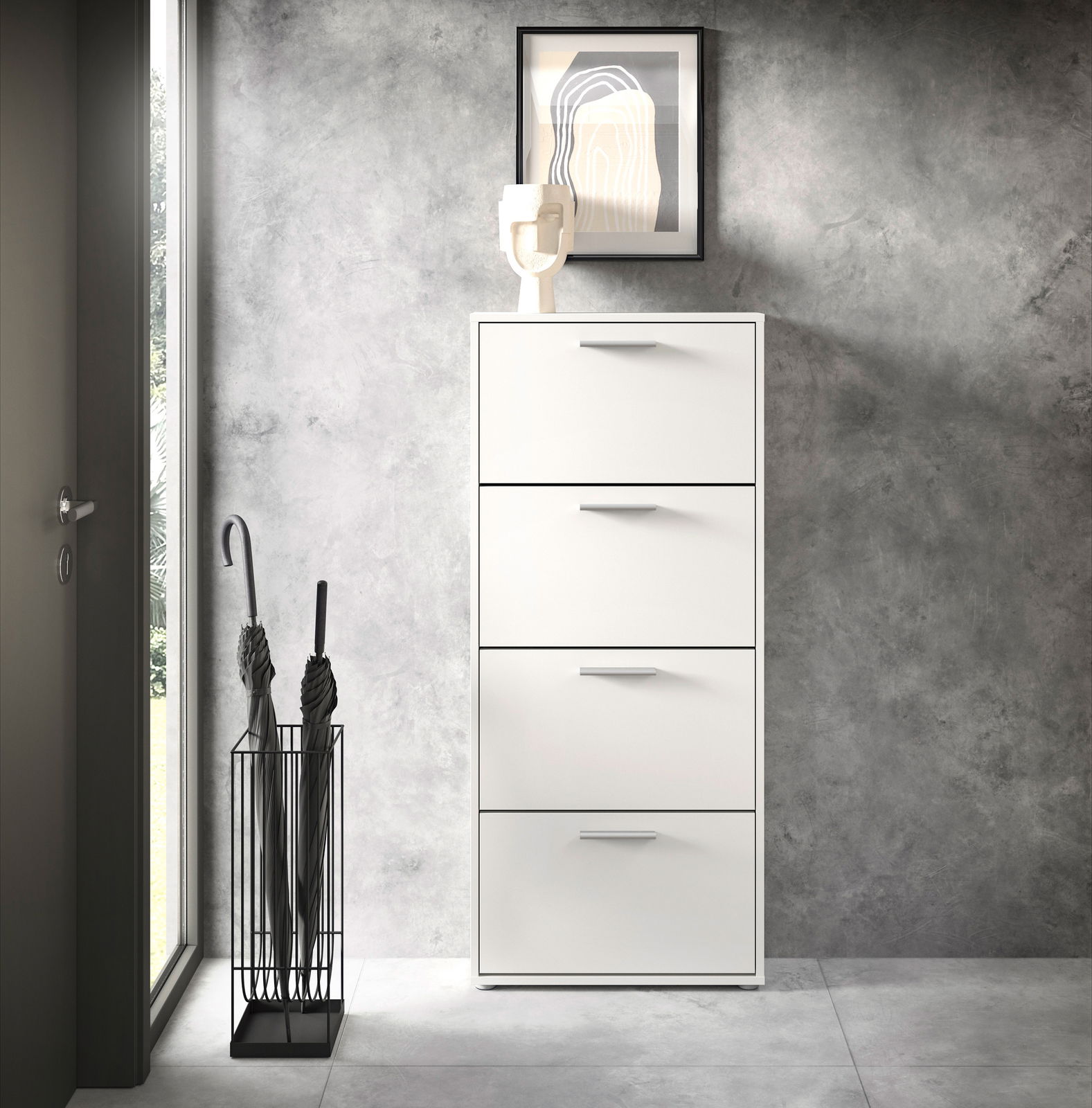 Moderner weißer Schuhkipper mit vier Klappen, frontal fotografiert, in einem stilvollen Raum mit grauer Wand und Dekoration.