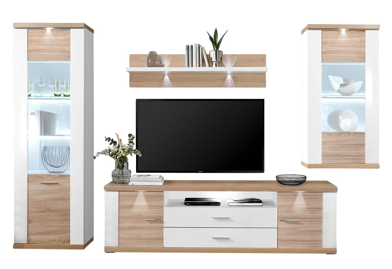 XORA Wandkombination MANHATTAN Moderne Wandkombination XORA MANHATTAN in Holzoptik mit weißen Akzenten, bestehend aus zwei Vitrinen, einem TV-Board und einem Wandregal, frontal abgebildet.