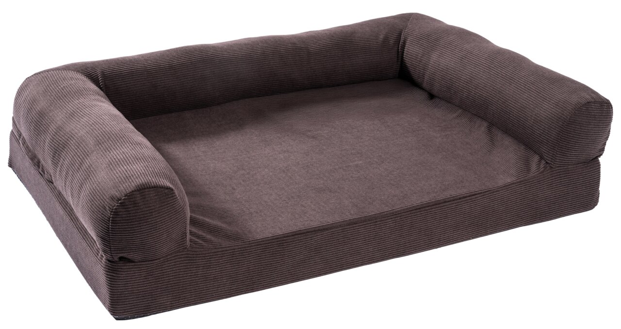 StepOne Hundebett S CORD 76x51x18cm Braunes Hundebett in rechteckiger Form mit erhöhtem Rand, aus seitlicher Perspektive fotografiert.