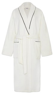 Weißer Bademantel mit Schalkragen und schwarzer Paspelierung, Vorderansicht