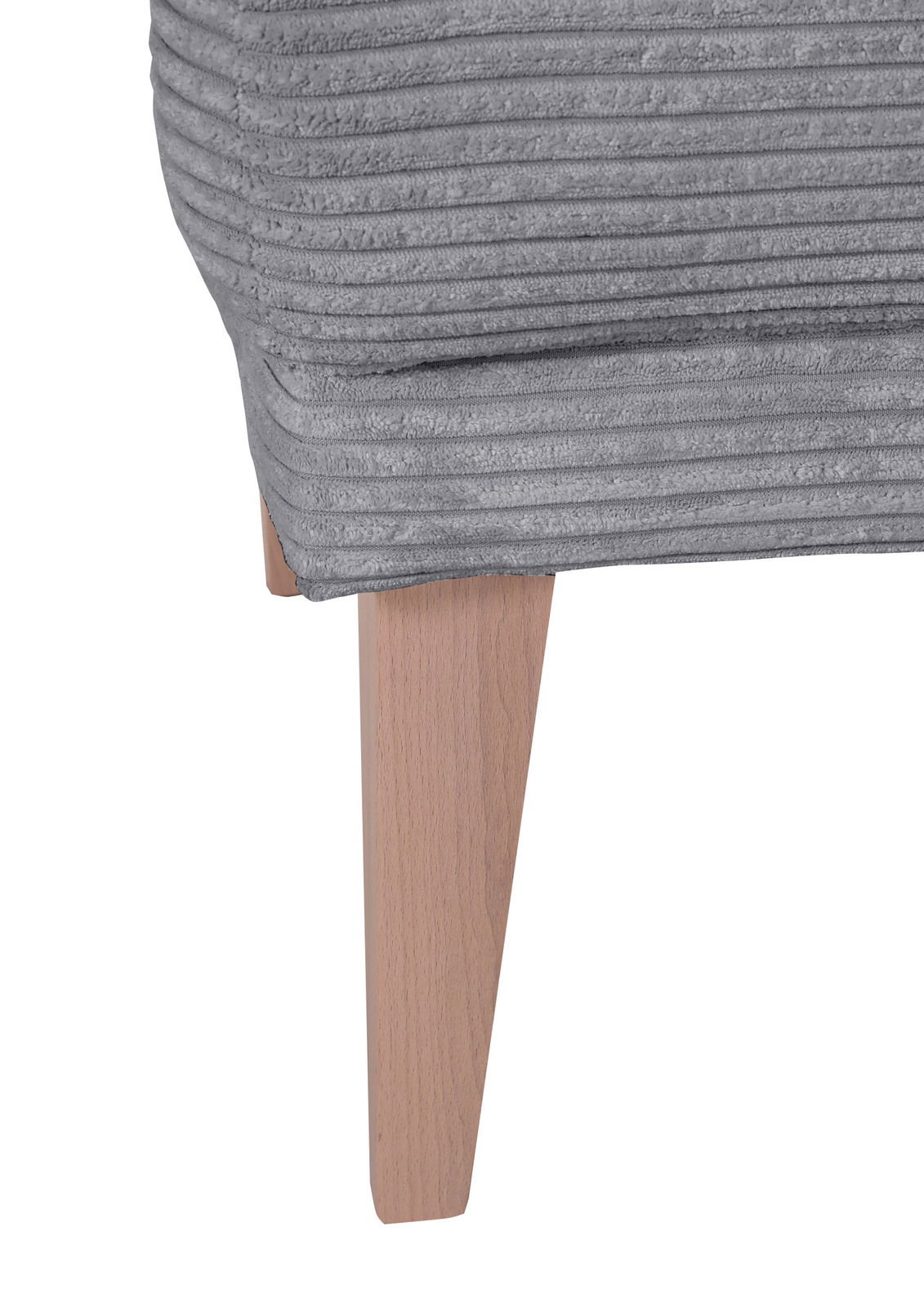 Nahaufnahme eines grauen, gerippten Sofas mit einem hölzernen Bein, seitliche Perspektive