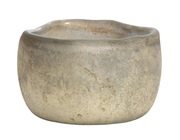 Rustikales Teelicht aus Glas in natürlichem Beige, seitliche Perspektive