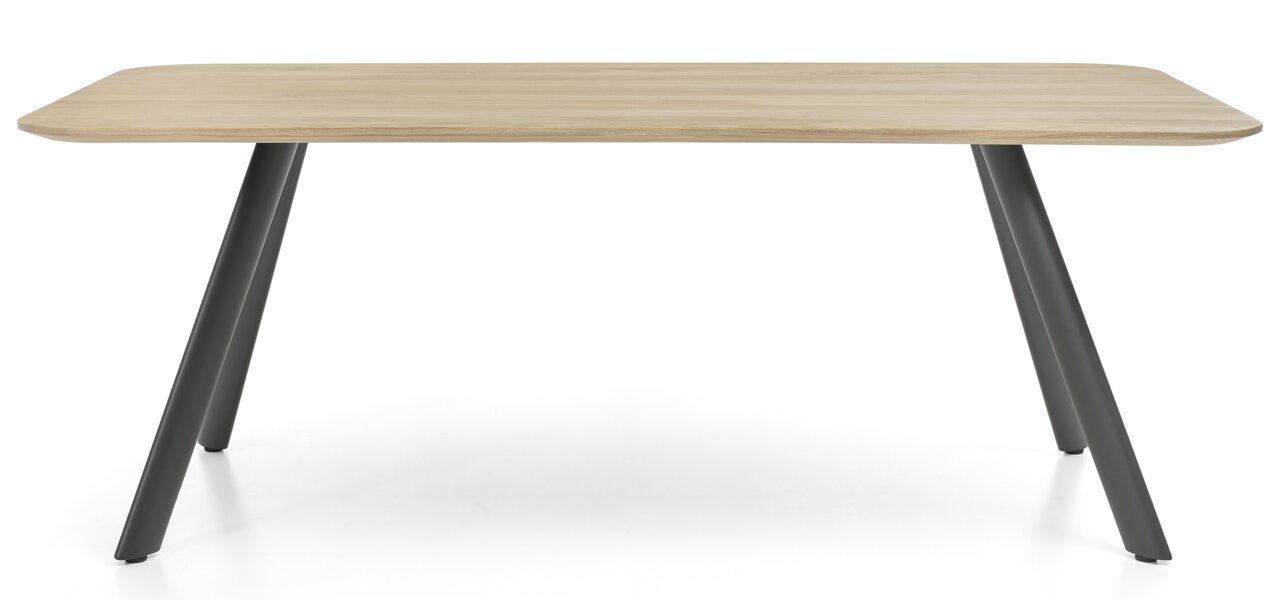 Moderner Esstisch mit Holzplatte und schrägen Metallbeinen, Frontalansicht