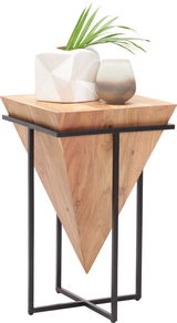 Moderner Beistelltisch aus Holz mit geometrischem Design, schwarzem Metallgestell und dekorativen Vasen, seitliche Perspektive