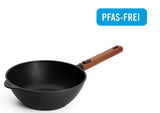 Guss-Wok 24cm mit Holzgriff, PFAS-frei, seitliche Perspektive