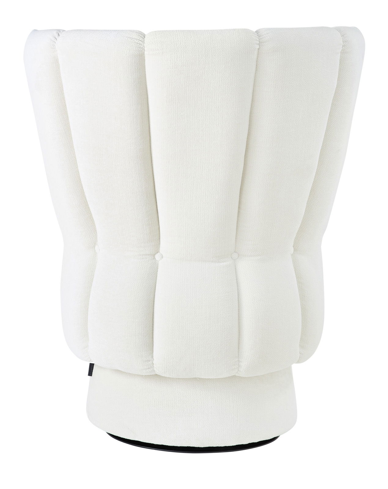 Rückansicht eines weißen Sessels mit gepolstertem, strukturiertem Stoff und vertikalen Nähten.