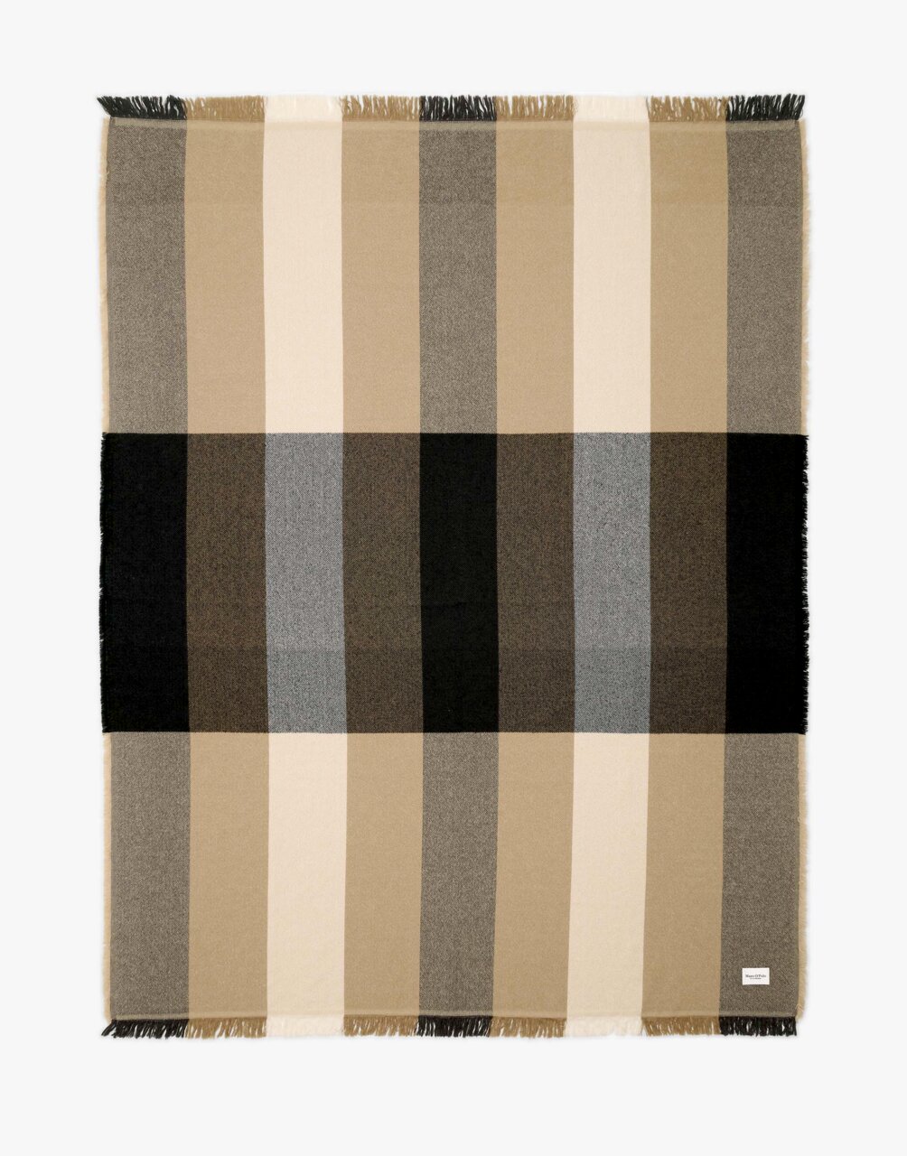 Plaid in Beige- und Brauntönen mit Karomuster, Fransen an den Enden, Draufsicht