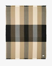 Plaid in Beige- und Brauntönen mit Karomuster, Fransen an den Enden, Draufsicht