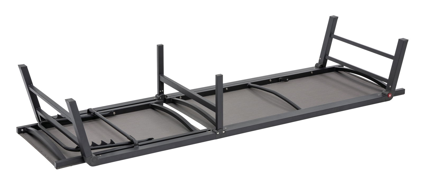 Unterseite einer zusammenklappbaren Gartenliege aus Metall mit schwarzem Rahmen, von unten betrachtet.