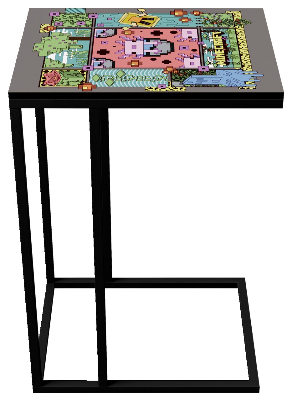 Zwarte bijzettafel met vierkant tafelblad en kleurrijk pixelart-ontwerp, schuin van bovenaf weergegeven in driekwartperspectief