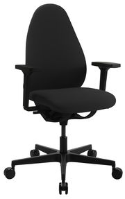 Schwarzer Bürostuhl mit Armlehnen und Rollen, seitliche Perspektive