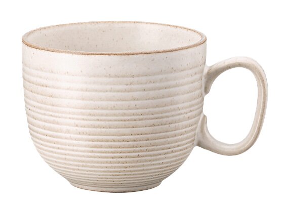 Cappuccino-Obertasse in Sandfarbe mit geriffelter Oberfläche, seitliche Perspektive