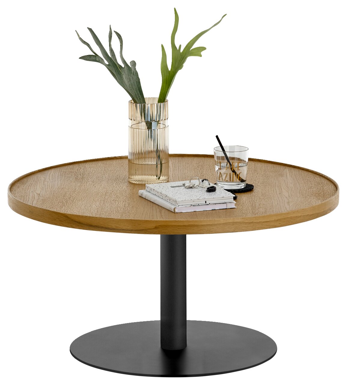 Ronde salontafel met houten blad en zwart metalen onderstel, versierd met een vaas en een glas, zijaanzicht