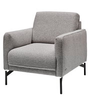 Grauer Sessel mit Armlehnen, Vorderansicht