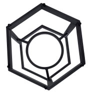 Schwarzer, geometrischer Metallrahmen in Hexagonform mit zentraler runder Öffnung und Stellschrauben, freigestellt auf Weiß, Ansicht schräg von oben (3/4-Perspektive)