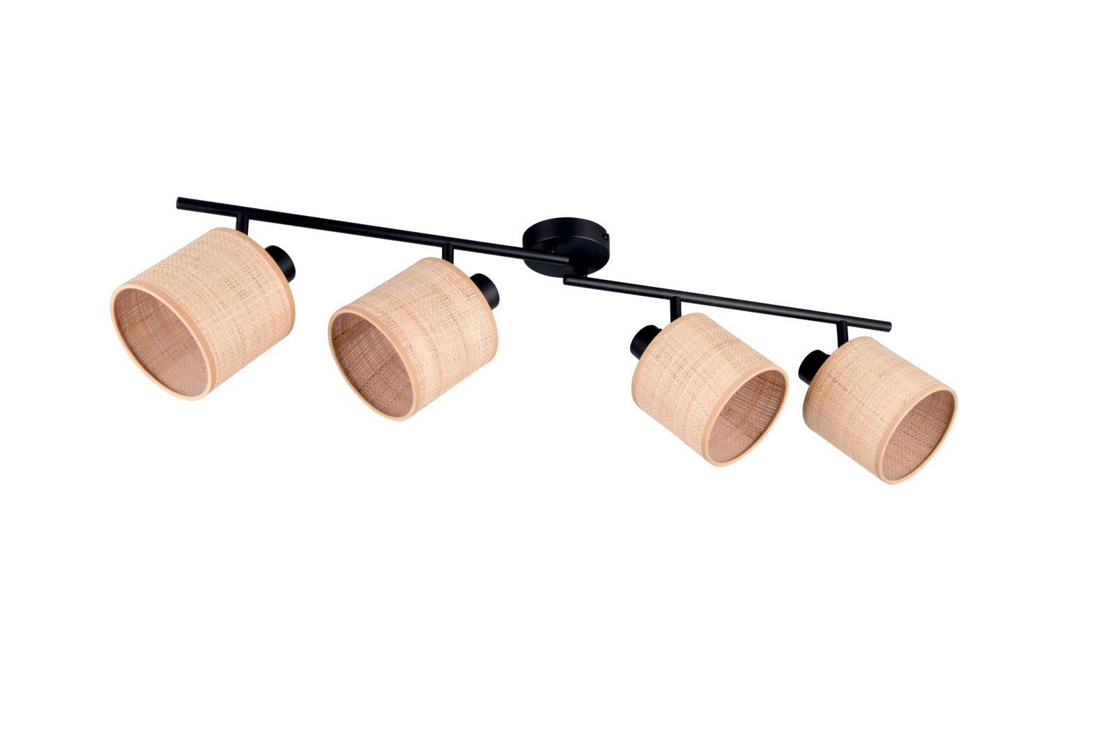 4-flammige Decken-Spotleuchte mit schwarzer Schiene und runden, beigen Schirmen in Rattan-/Geflechtoptik, schräg von vorne in leichter Seitenansicht fotografiert