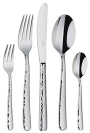 Hochwertiges Besteck-Set mit gehämmerter Oberfläche, bestehend aus Messer, Gabel, Löffel, Dessertgabel und Teelöffel, aus der Vogelperspektive.