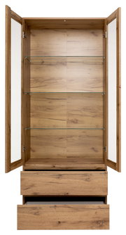 Geöffnete Vitrine aus Holz mit Glaseinlegeböden und zwei Schubladen, frontale Ansicht.