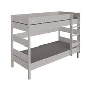 Weißes Etagenbett mit zwei Liegeflächen und integrierter Leiter, seitliche Perspektive