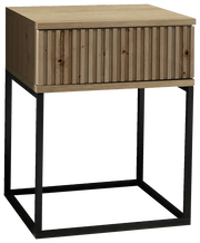 Moderne Nachtkommode aus Holz mit geriffelter Front und schwarzem Metallgestell, seitliche Perspektive