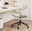 Moderner Home Office Sessel in Beige mit Armlehnen und Rollen, seitliche Perspektive