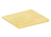 Helles rechteckiges Holzbrett/Platte aus verleimtem Holz auf weißem Hintergrund, in schräger Perspektive von oben (3/4-Ansicht)