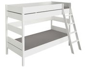 Weißes Etagenbett TIAGO von Paidi mit grauen Matratzen und schräger Leiter, seitliche Perspektive