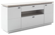 Modernes Sideboard in Weiß und Grau mit Holzoptik-Deckplatte, Schubladen, Türen und offenem Fach, frontale Ansicht in leichter Schrägperspektive von links