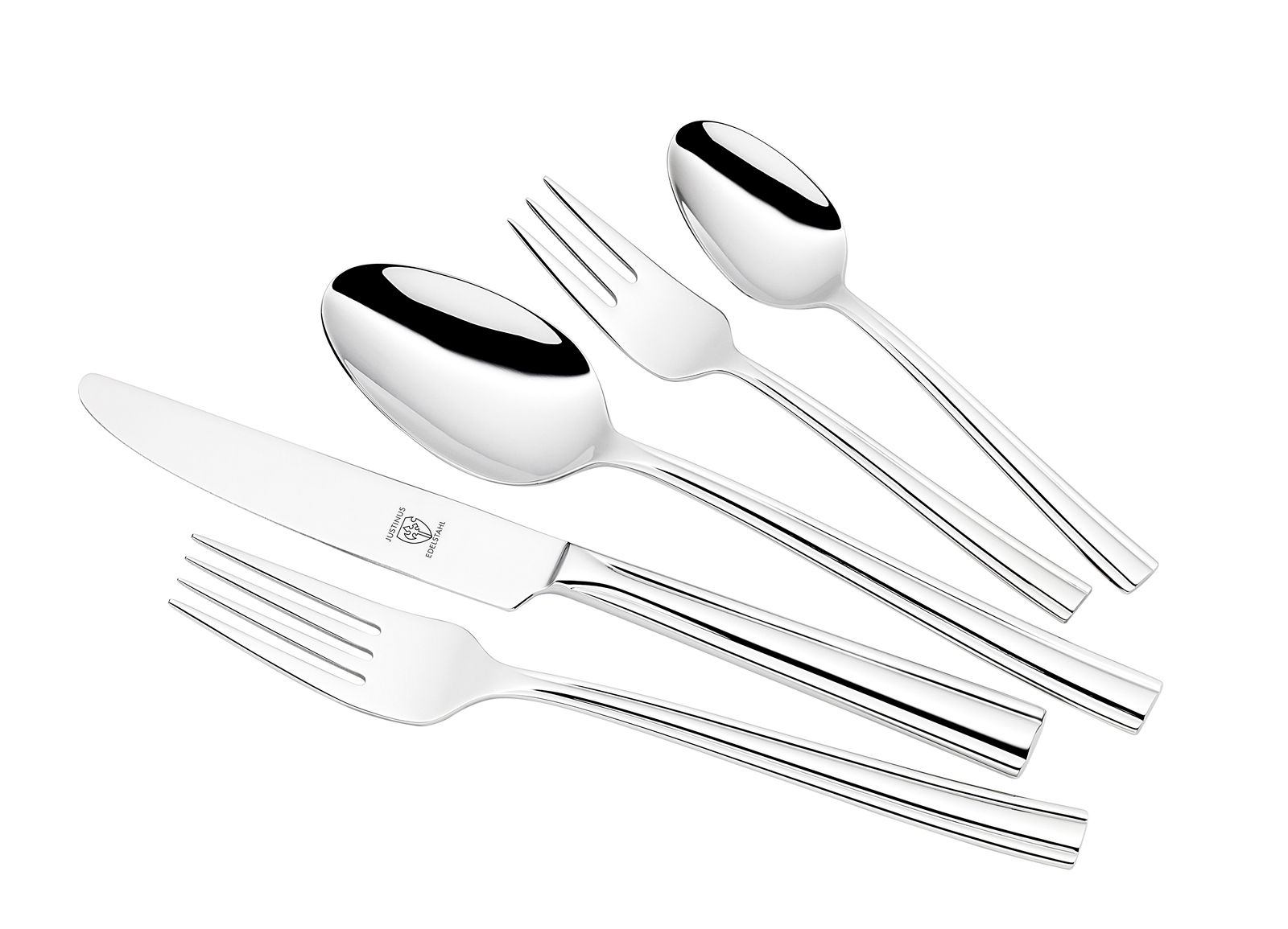 Elegantes Besteckset aus Edelstahl, bestehend aus Messer, Gabel, Löffel und Teelöffel, in schräger Draufsicht.