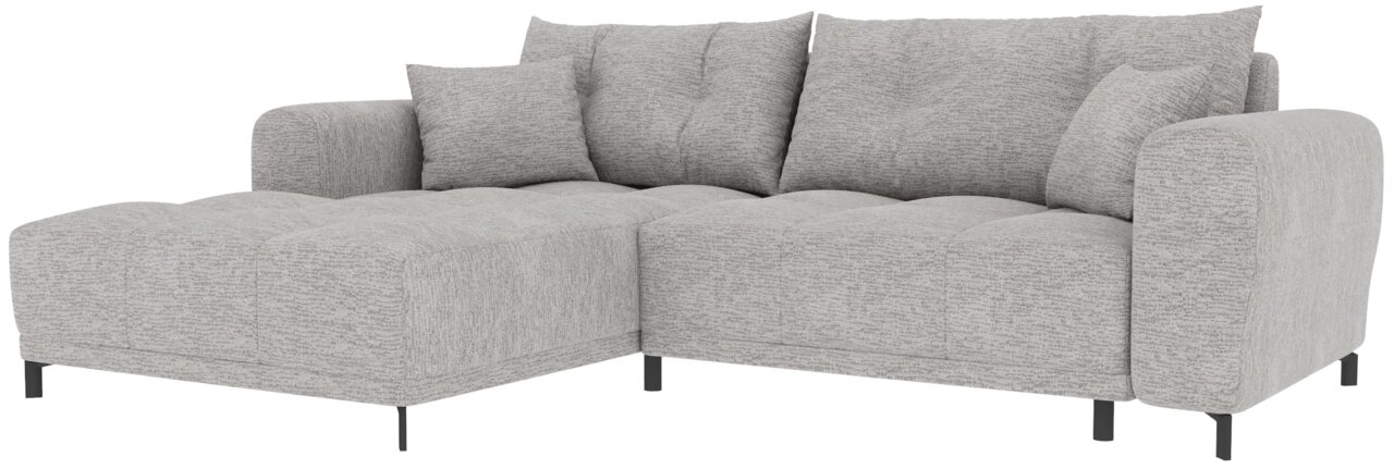 Hellgraues, gepolstertes Ecksofa mit linksseitiger Ottomane/Chaiselongue, breiten Armlehnen, drei Rückenkissen und schwarzen Metallfüßen, gezeigt in schräger Vorderansicht