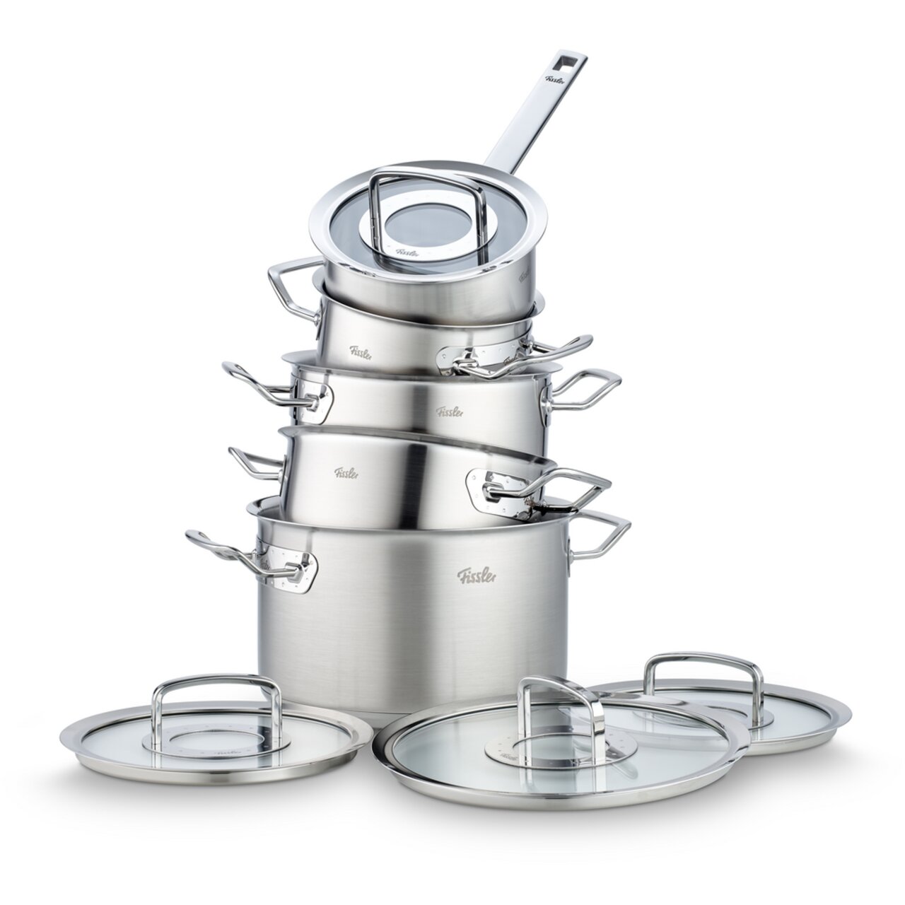 Fissler Topfset 5-tlg. ORIG. PROFI COLLECTI Stapel von fünf Edelstahlkochtöpfen mit Glasdeckeln, seitliche Perspektive