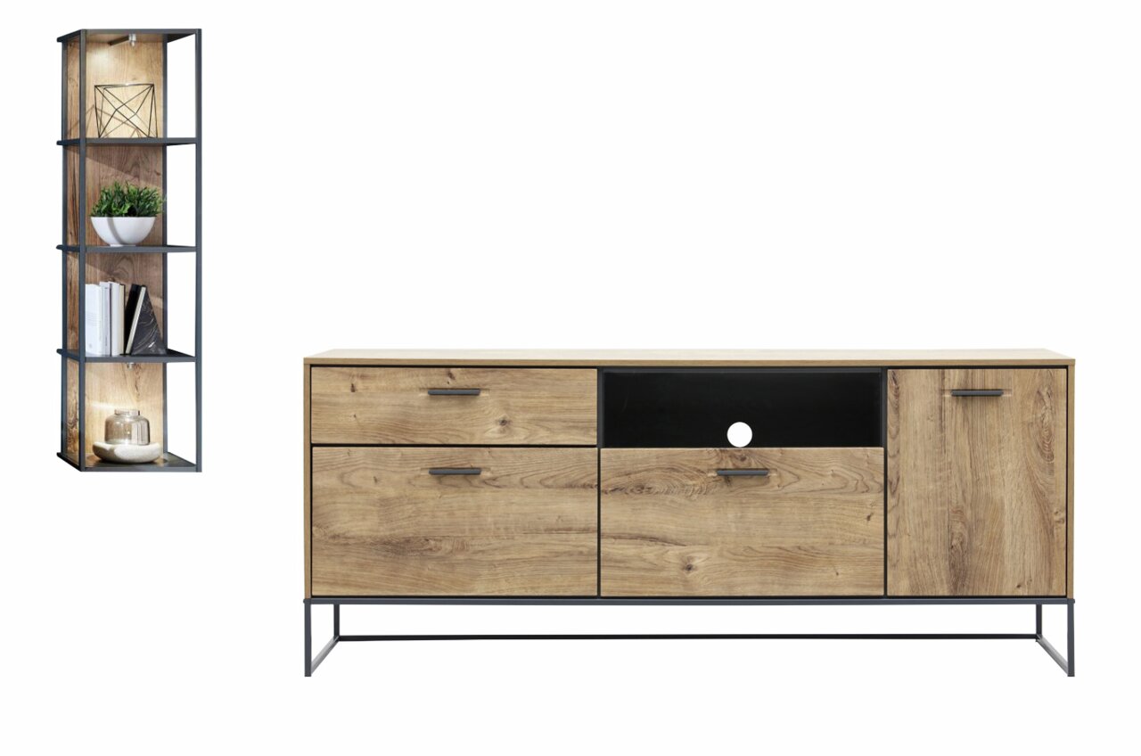 Frontale Ansicht einer modernen Wandkombination aus Holz und Metall mit Regal und Sideboard.