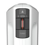 Nahaufnahme der Bedienelemente eines weißen Handmixers 3Mix 4000 mit Geschwindigkeitsstufen und Turbo-Taste.