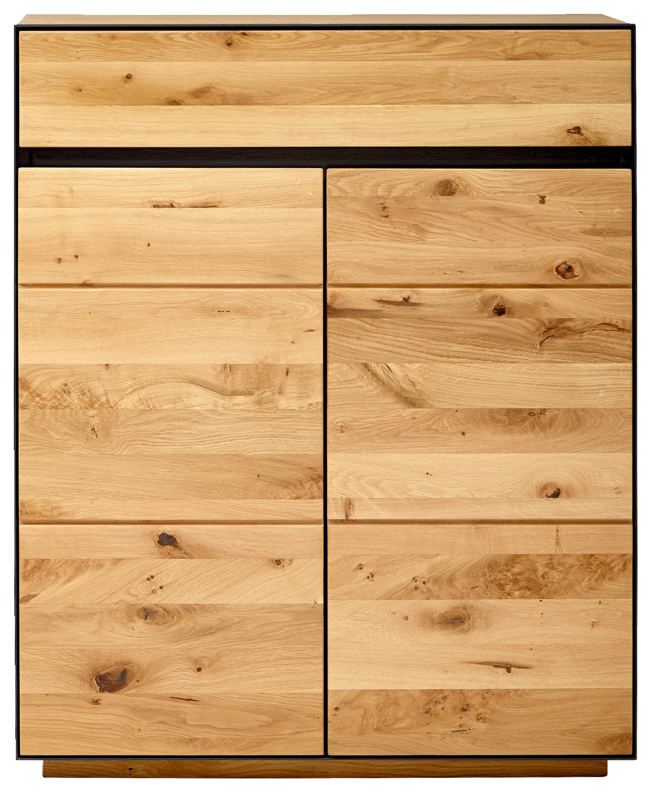 Vooraanzicht van een garderobecombinatie van licht hout met een natuurlijke nerf en meerdere deuren.