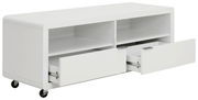 Weißes TV-Lowboard mit zwei offenen Fächern und zwei Schubladen auf Rollen, seitliche Perspektive