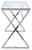 Moderner Schreibtisch mit Glasplatte und verchromtem Metallgestell in X-Form, Frontalansicht.