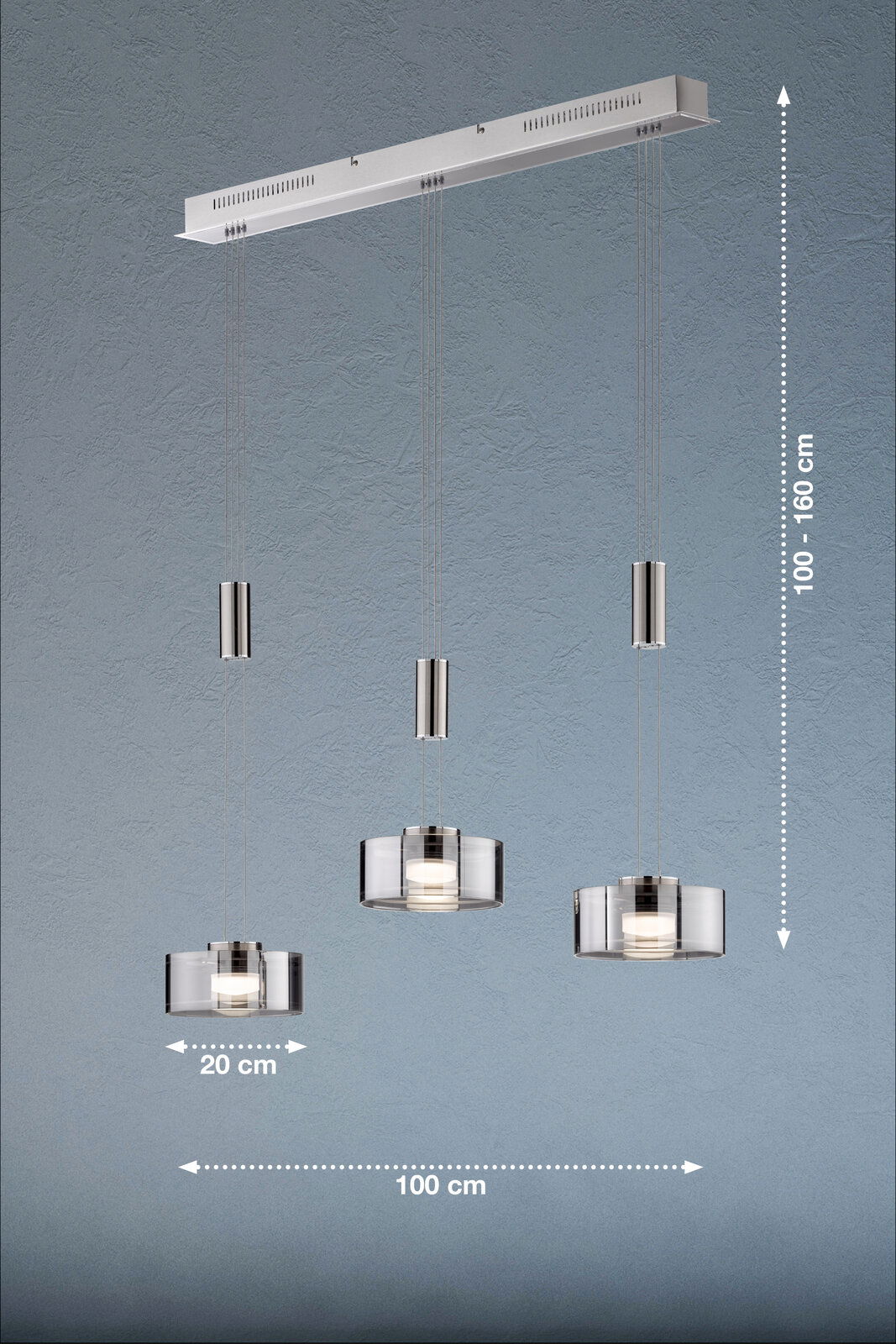 Moderne Pendelleuchte Lavin mit drei höhenverstellbaren Lampenschirmen aus Glas, Gesamtbreite 100 cm, Seitenansicht.